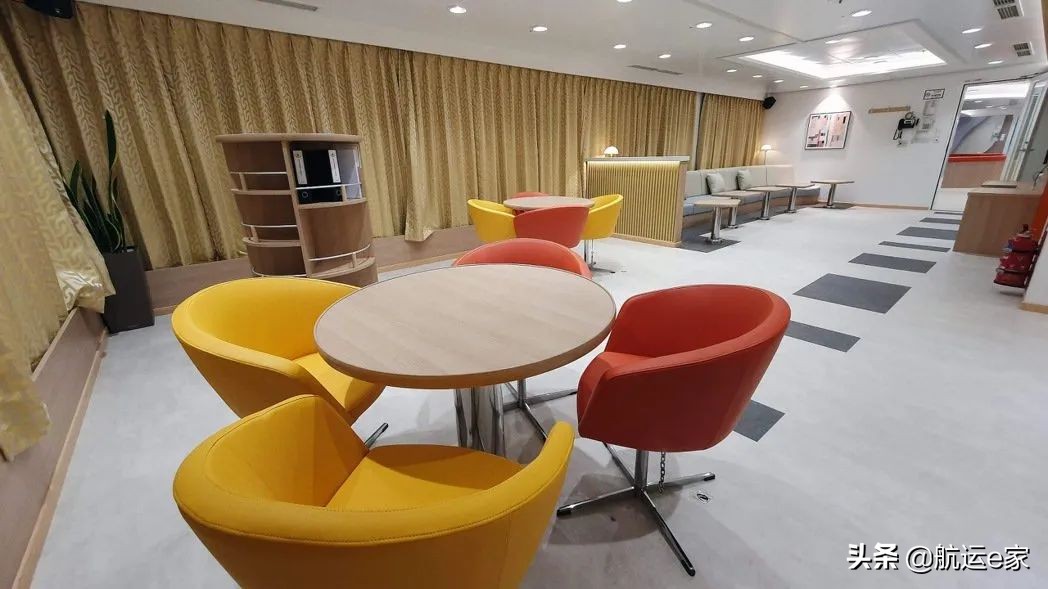 24000teu级超大型集装箱船排水量,2400teu集装箱船有多大