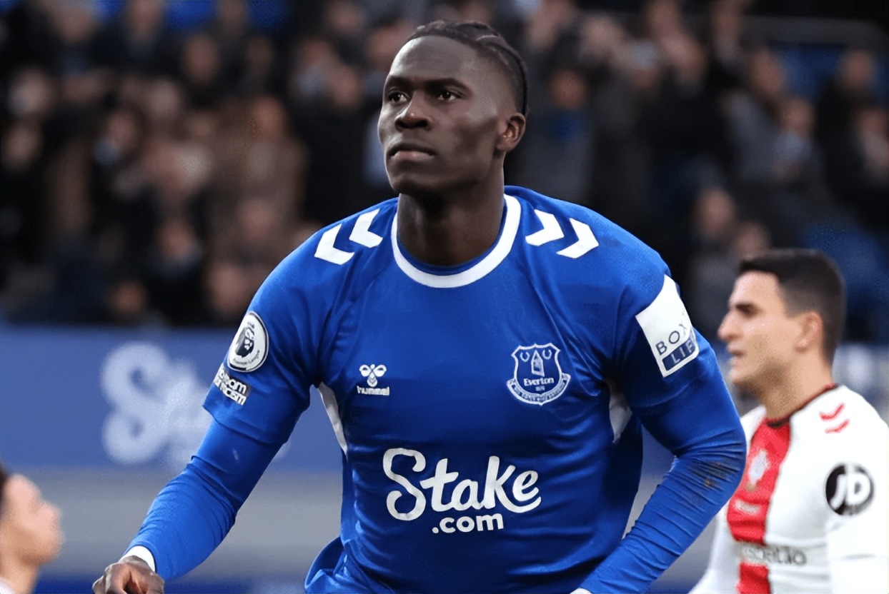 阿森纳有望求购威廉吗,阿森纳有意引进库蒂尼奥