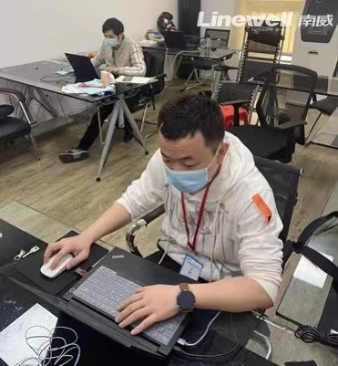 战在疫线共抗疫情展现志愿力量,聚焦疫情防控青岛战疫120小时