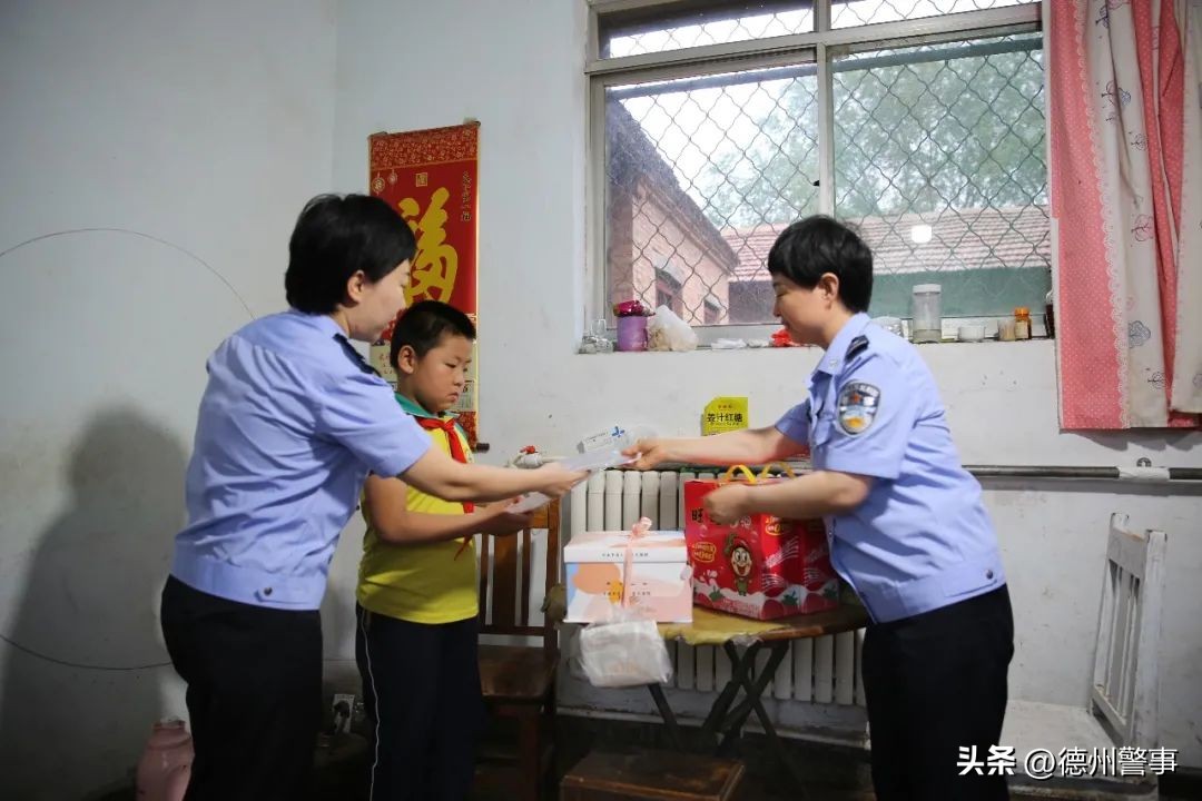 跟着警察去抓酒驾,跟着警察叔叔去出警