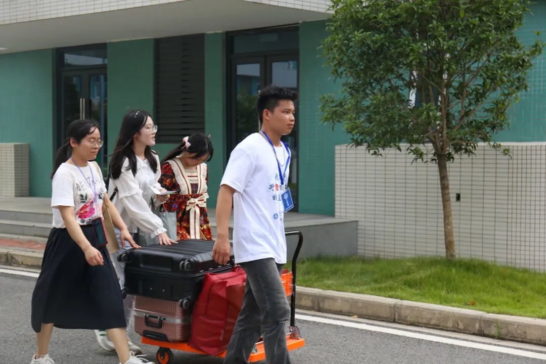 满“新”欢喜！长江职业学院喜迎2023新生！