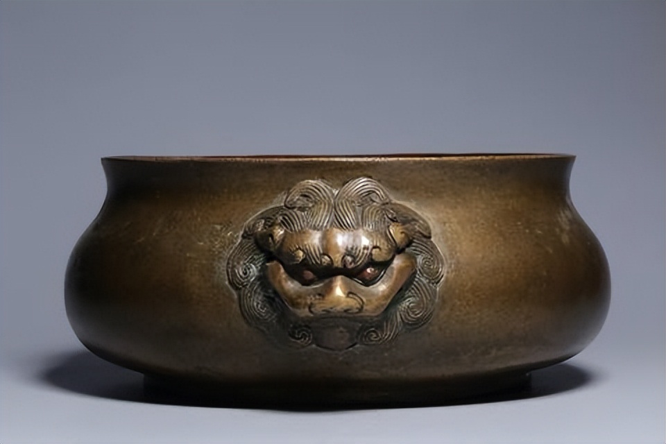 瞒着皇帝玩铜炉这几个人有点厉害！如今价值139万元