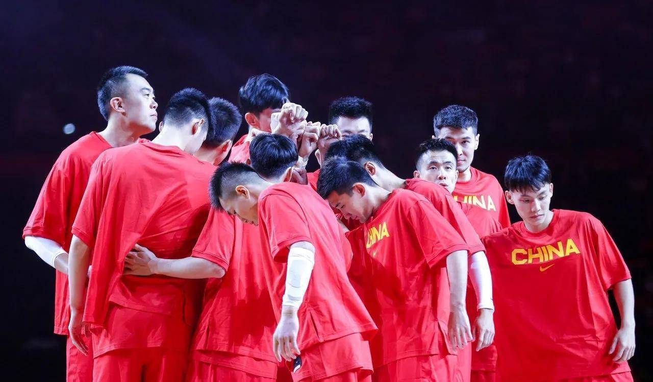 世界杯正式官宣比赛时间，中国男篮收获好消息，球迷开心