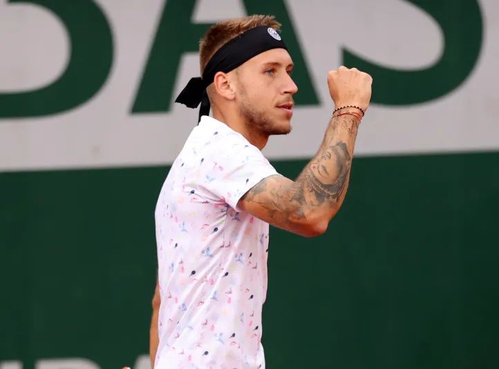 梅总逆转晋级澳网四强,梅总vs西西