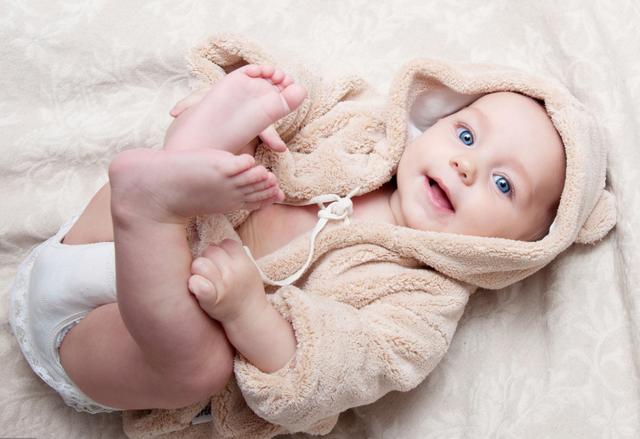 宝宝为什么喜欢吃纸和玩纸,宝宝喜欢吃纸和棉花怎么回事