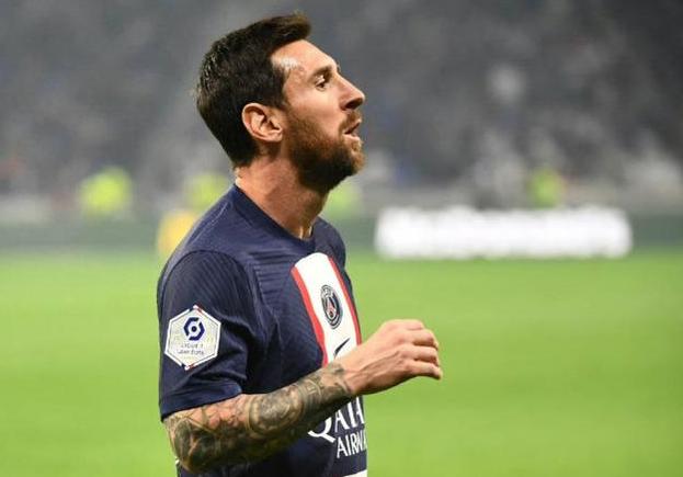 大反转，皇马1亿太子爆争议采访！梅西很欣慰，球迷：不给C罗面子