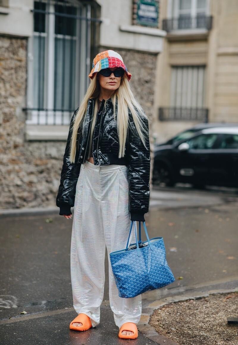 年轻人适合穿什么样皮质羽绒服,羽绒服穿上很有气质