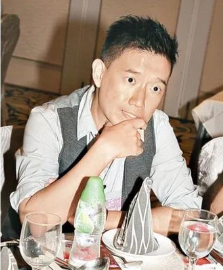 起底过气歌手杜汶泽“港独”之路：力撑暴徒、拍桌叫嚣、差评演技