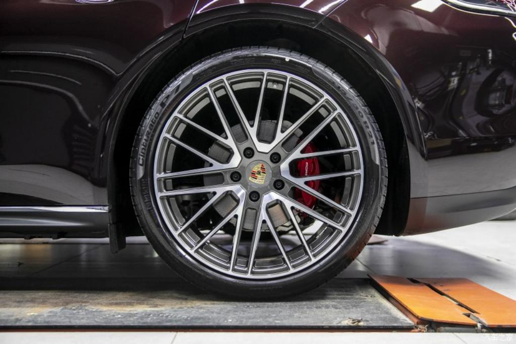 青岛保时捷panamera,保时捷panamera原车19寸轮毂