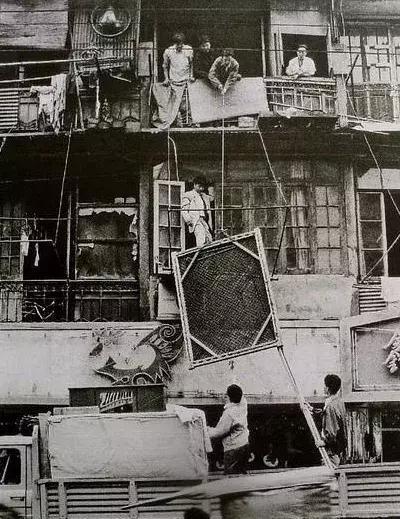 晚清真实老照片:花楼女子媚态百出,溥仪的乳娘丰乳肥臀!