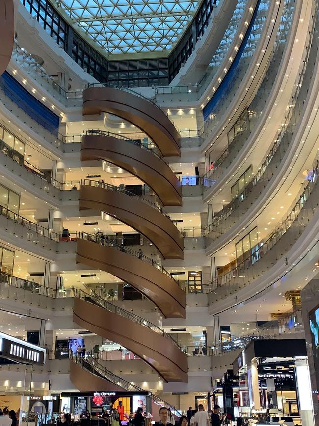 去完上海旅游后的感受,独自一人去上海旅游的感受