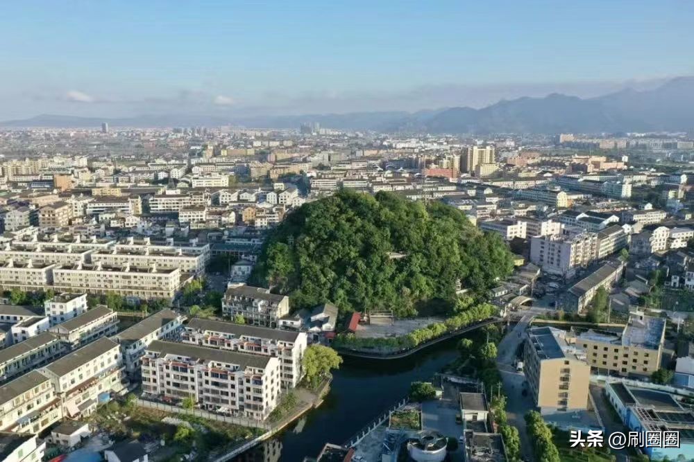 四单元作文推荐一个好地方,推荐一个好地方作文四年级顺序