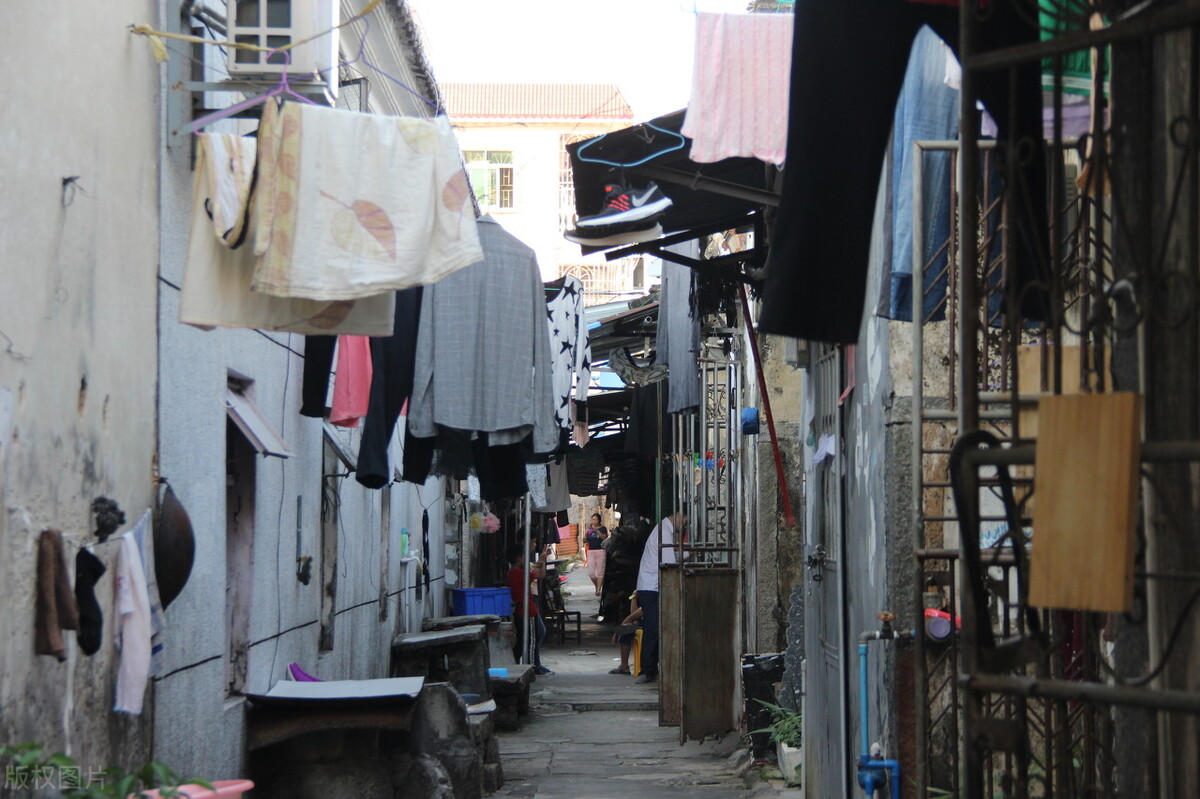 女子做收银两年赚一百六十万,收银妹子