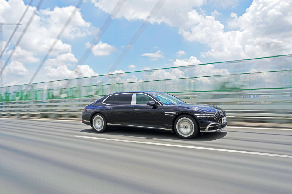 海川品车评测,捷尼赛思g90加长版试驾