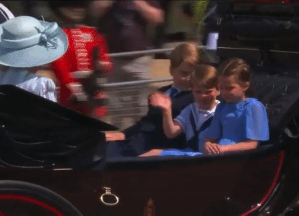 帝王家也头疼：路易乱动，亲姐夏洛特发吼后认怂，三胎请卑微