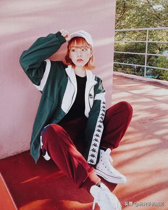 冬天戴帽子自拍怎么拍照好看,冬天戴帽子室外拍照姿势大全