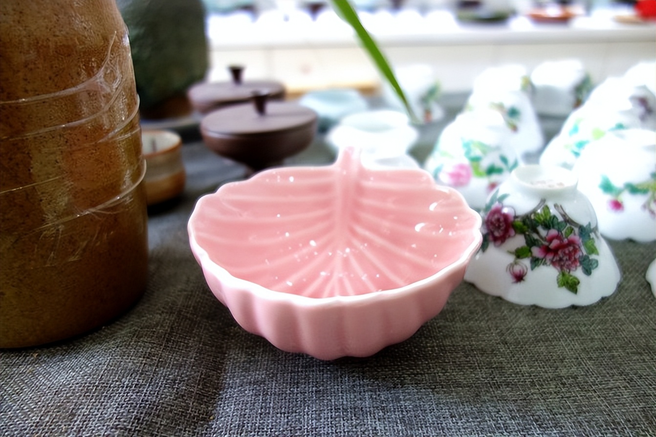 景德镇陶瓷之都在哪里,逛景德镇陶瓷城