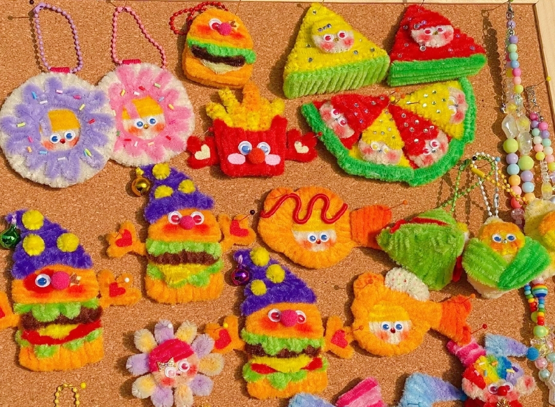 扭扭棒做什么适合摆摊,扭扭棒手工制作容易赚钱吗