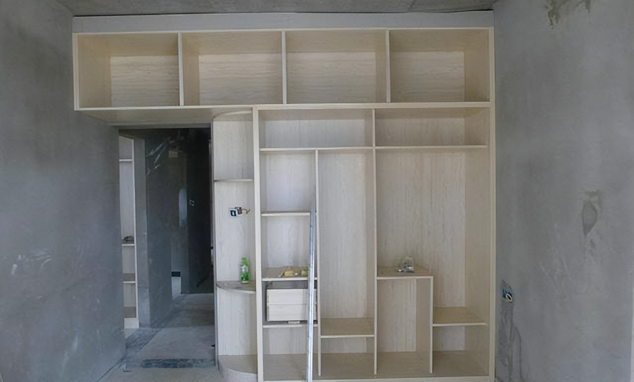 柜子与墙面缝隙多大才算合理,装柜子与墙之间有缝隙怎么解决