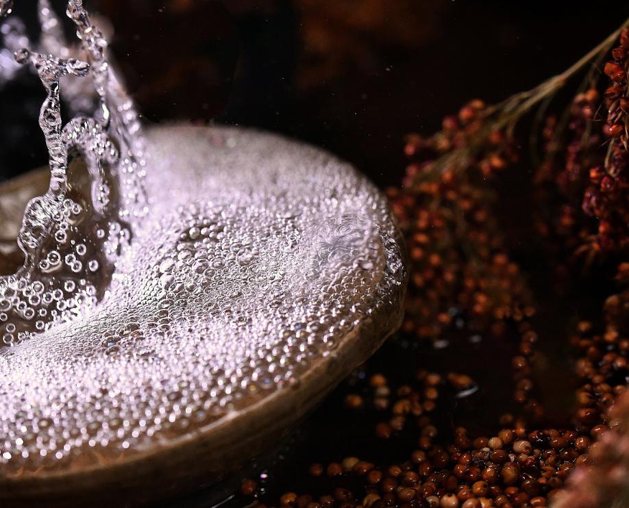 瓶身只有一个标志的酒,瓶身标记