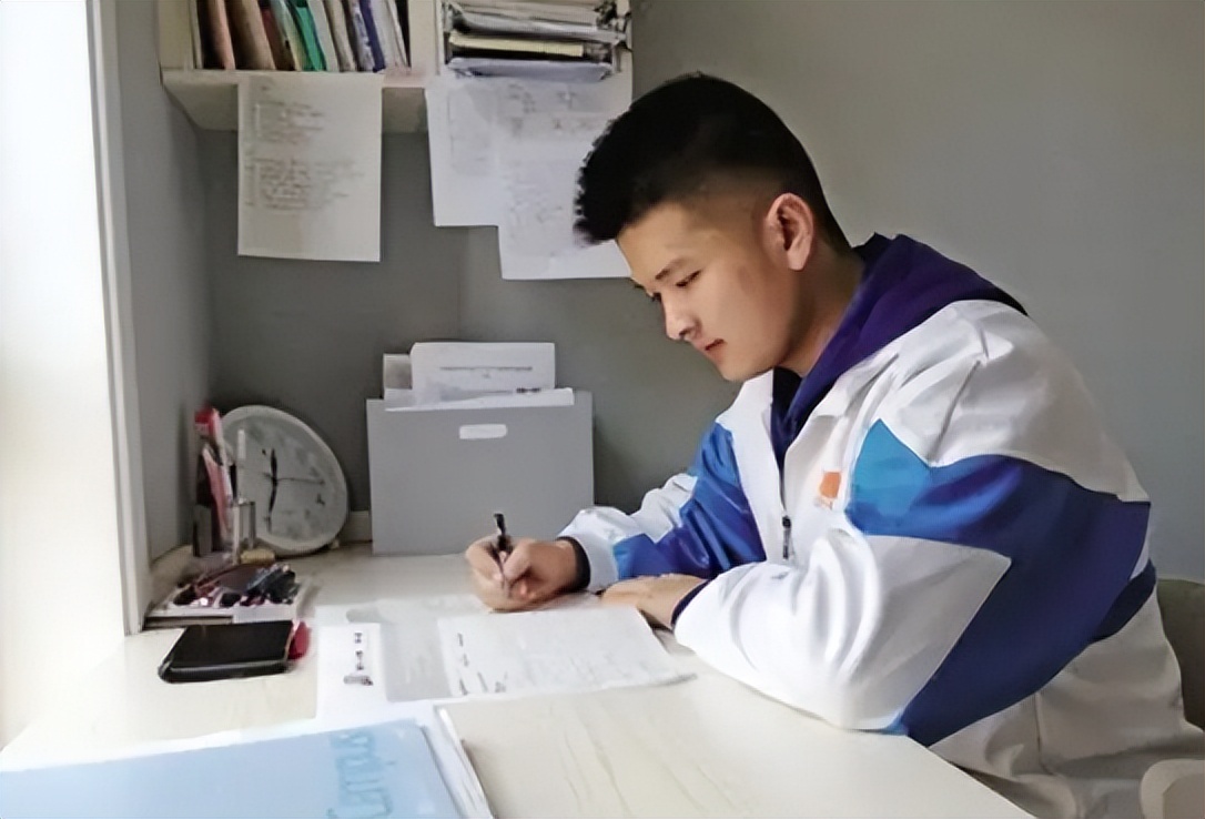 中学生浏览“颜色网站”，就算删记录也有迹可循，家长要心里有数