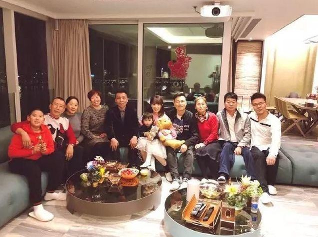 男足集体反映降薪问题,男足集体反映降薪