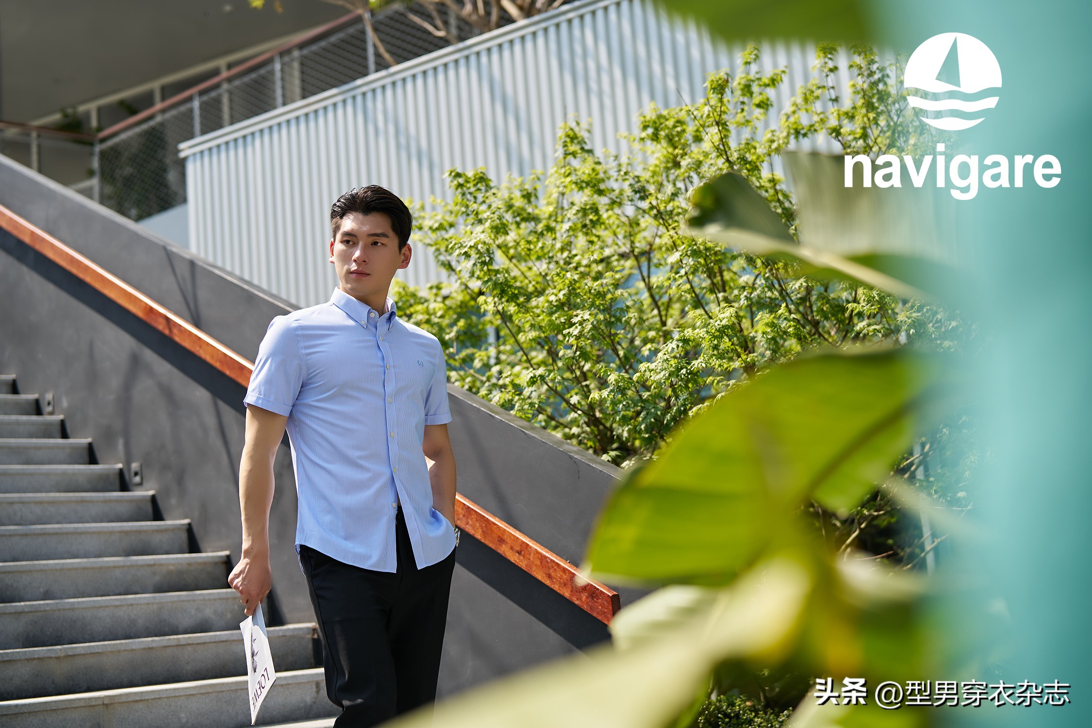 男士商务短袖衬衫折叠视频,夏天男士短袖衬衫怎么穿出高级感