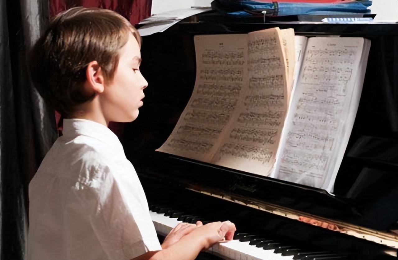 孩子到青春期叛逆就不学了,孩子青春期叛逆期不想读书咋办