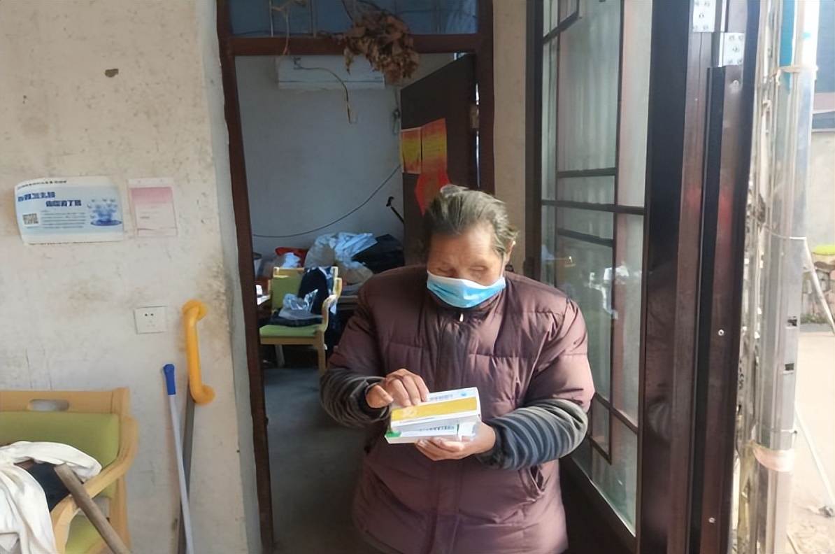 抗疫社区网格员,暖心网格员的温情坚守