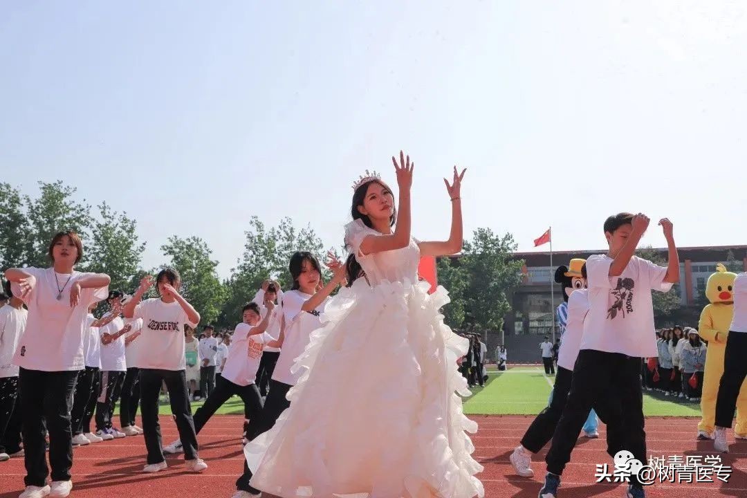 郑州树青中等专业学校比赛,郑州澍青医学中专春季运动会