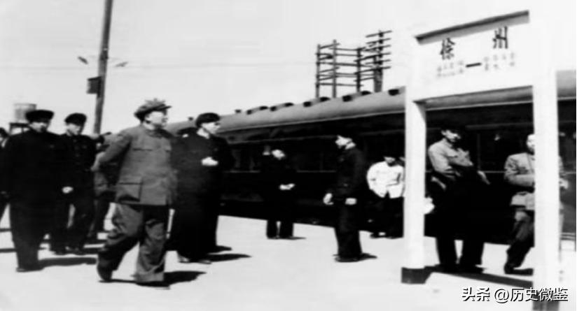 1956年毛主席视察徐州，见地委书记胡宏时突然问：四加南读什么？