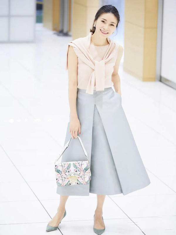 中年妇女今年夏季最时尚的穿法,今年流行这5种高级穿法