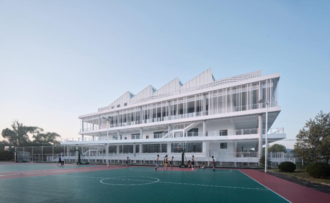 以靠建筑|交叠与转换:宜黄一中综合楼