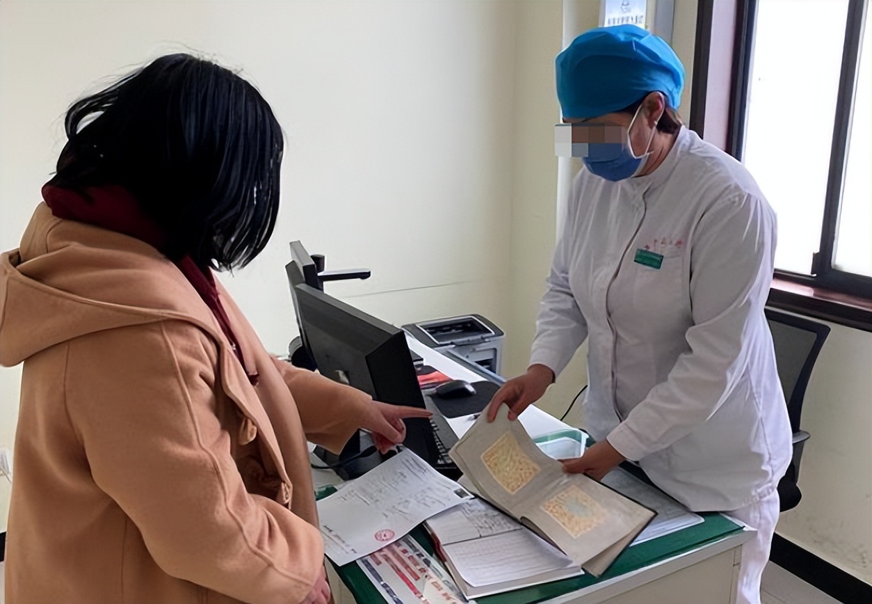 女人无子宫无卵巢,51岁女子试管生下4胞胎