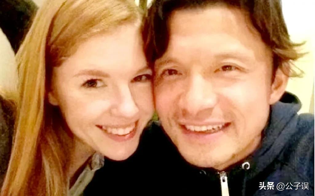 一张和冯小刚的“夜宿门”照片，彻底撕下了沈星的遮羞布