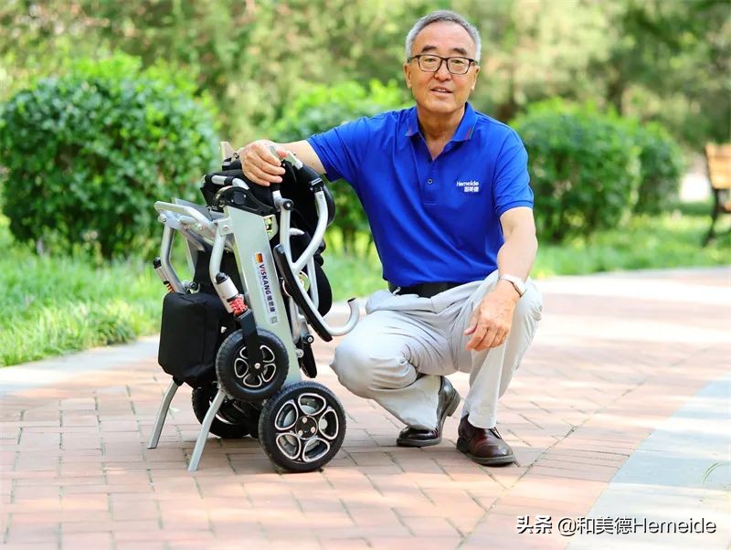 比较英洛华5521和5513电动轮椅,最新款英洛华电动轮椅车