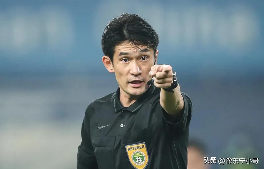 主裁判艾堃山东鲁能,中超裁判马宁完整视频