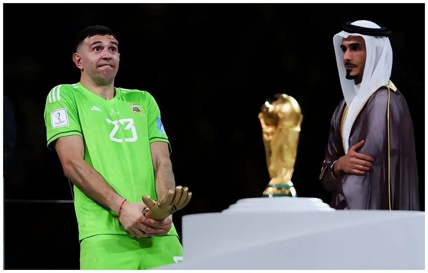 阿根廷门将恐被俱乐部开除,阿根廷门将争议动作