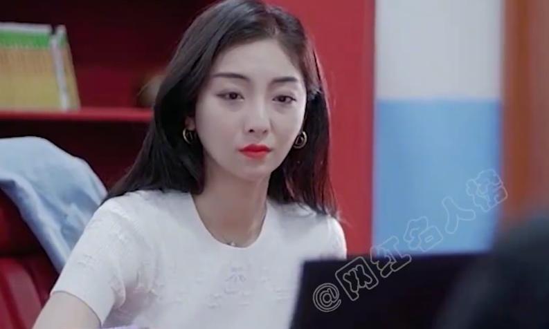 闺蜜花20万试管生混血宝宝视频,30岁女模特试管生下混血三胞胎