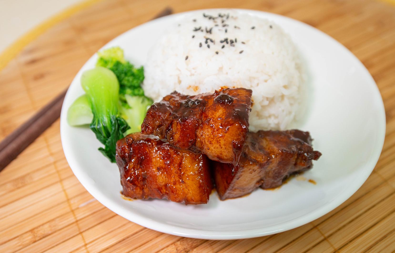 米饭煮的好和电饭煲有关系么,煮了5天的米饭还能吃吗