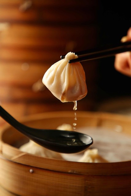 上海特色美食糕点有哪些,上海街头美食小吃推荐一下