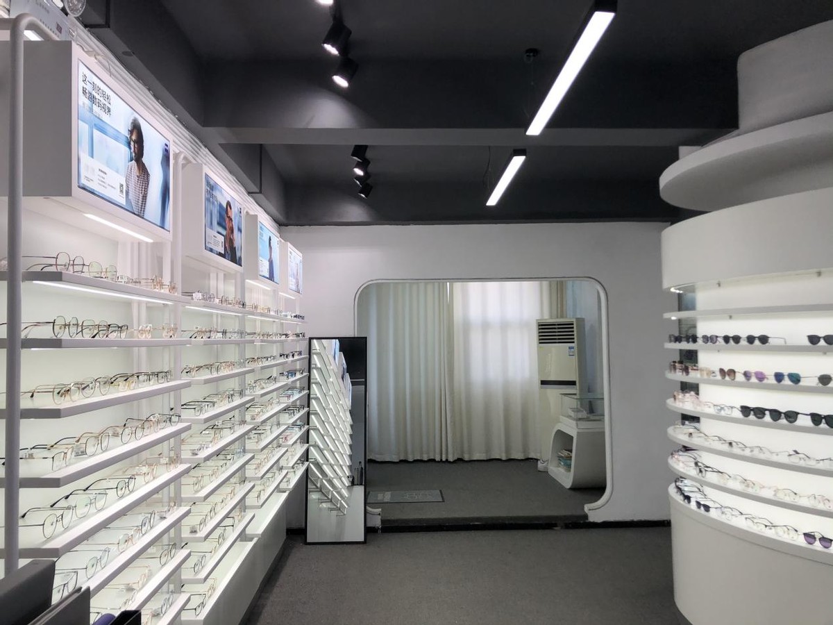 武汉哪个眼镜店配眼镜好,武汉配近视眼镜哪里性价比高