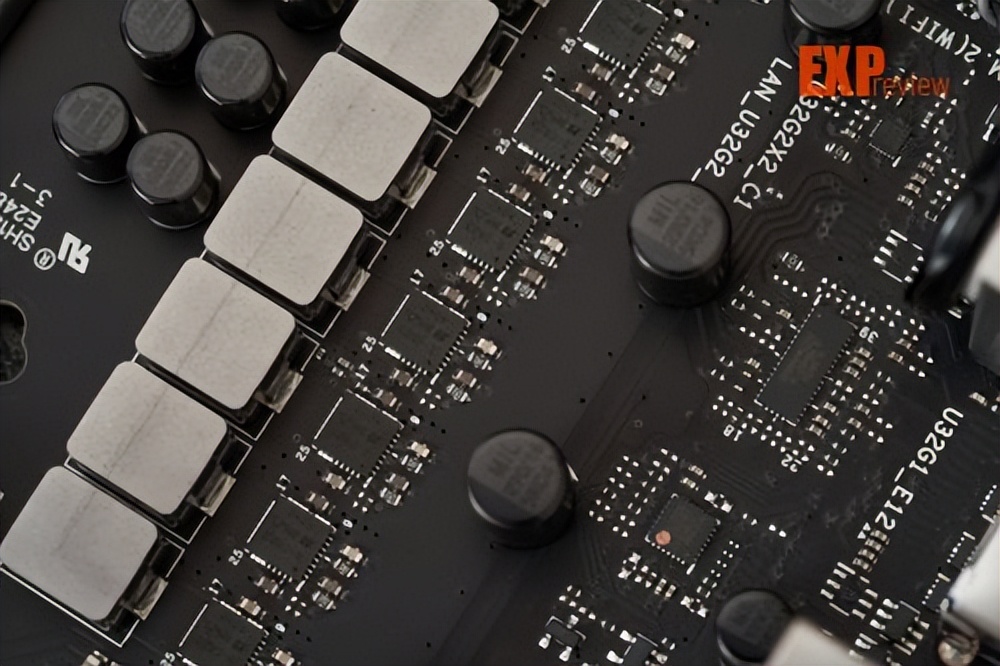 ROGSTRIXB760-GGAMINGWIFID4吹雪主板评测：高颜值且亲民的小吹雪