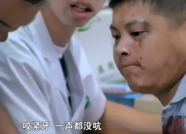 29岁工人手掌被千斤顶,工人手掌遭千斤顶砸碎后续