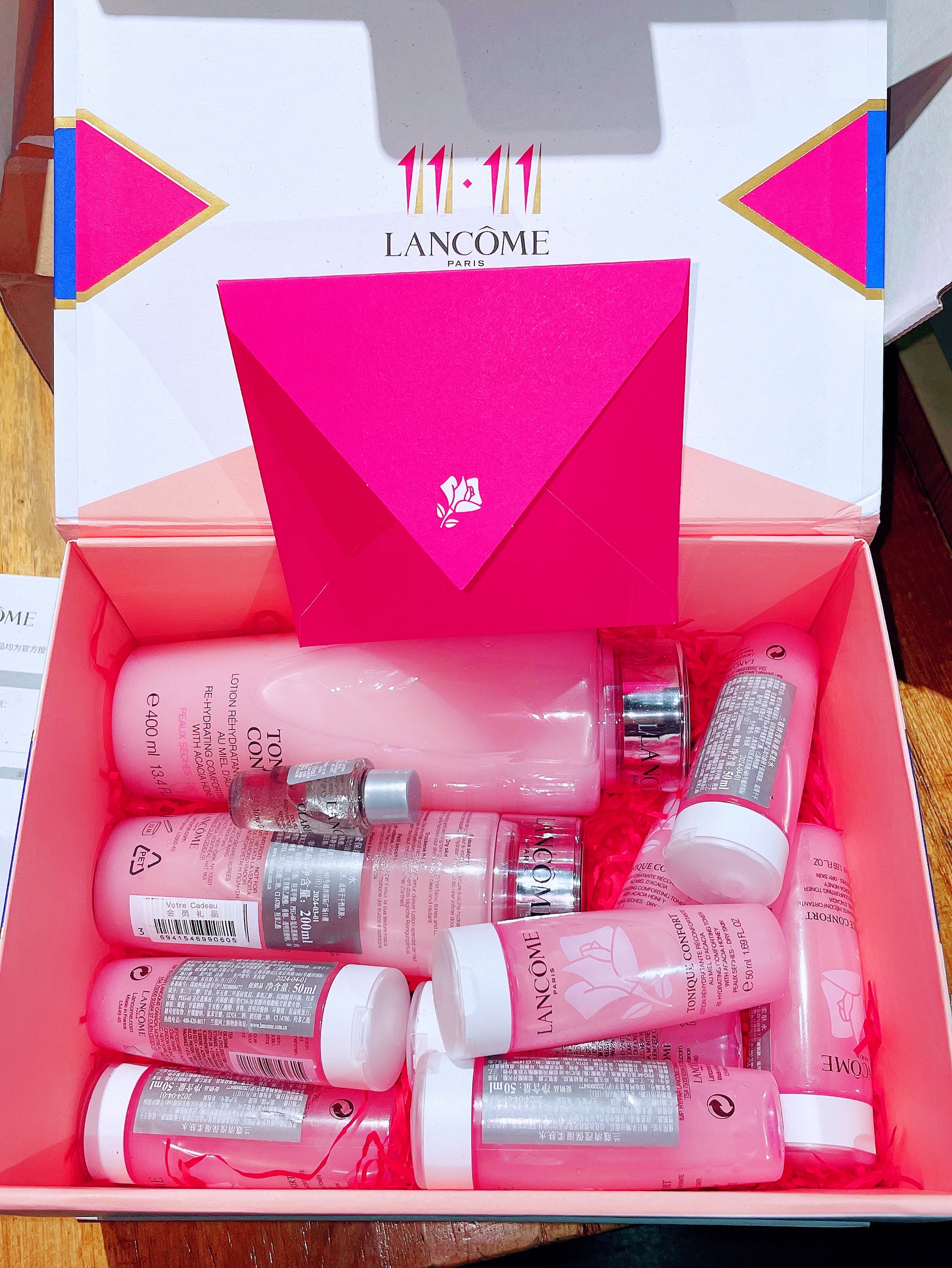 兰蔻大粉水适合什么肤质什么年龄,兰蔻粉水和兰蔻大粉水一样吗