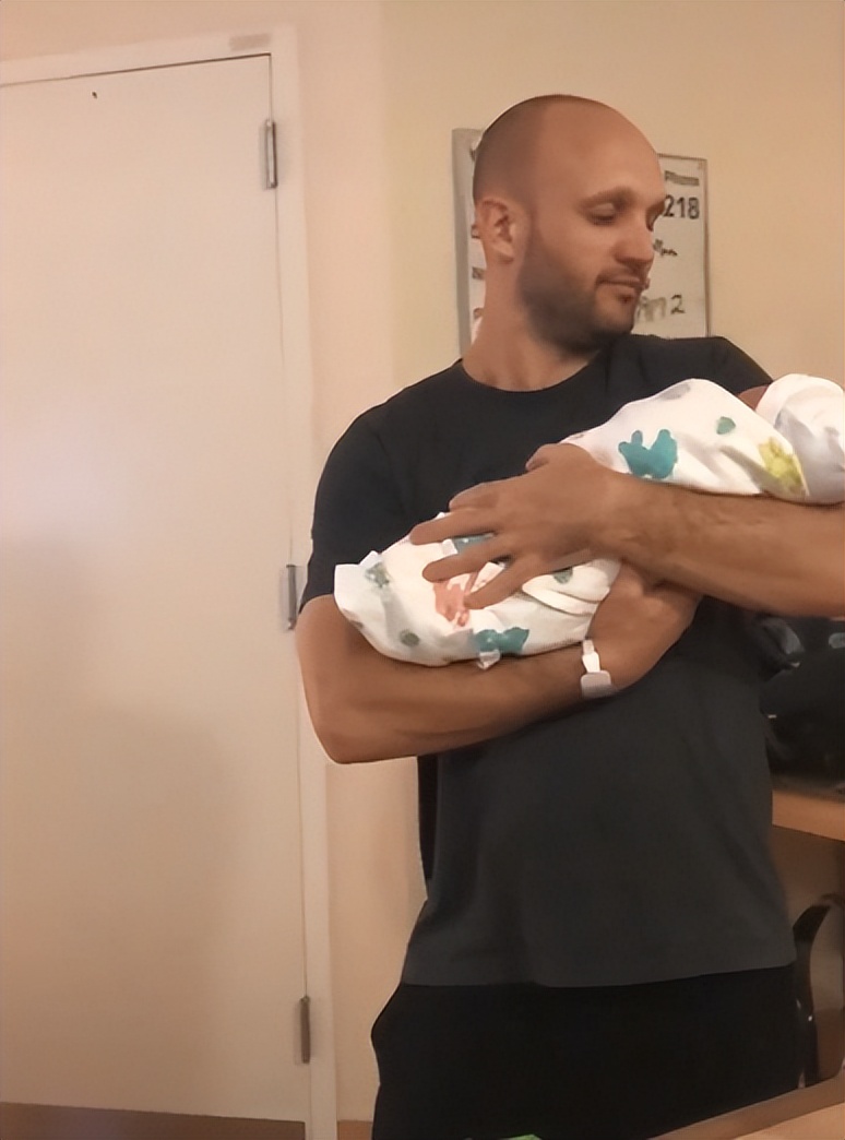 安徽人嫁美国人生三个孩子,安徽姑娘嫁到美国回国生三胎