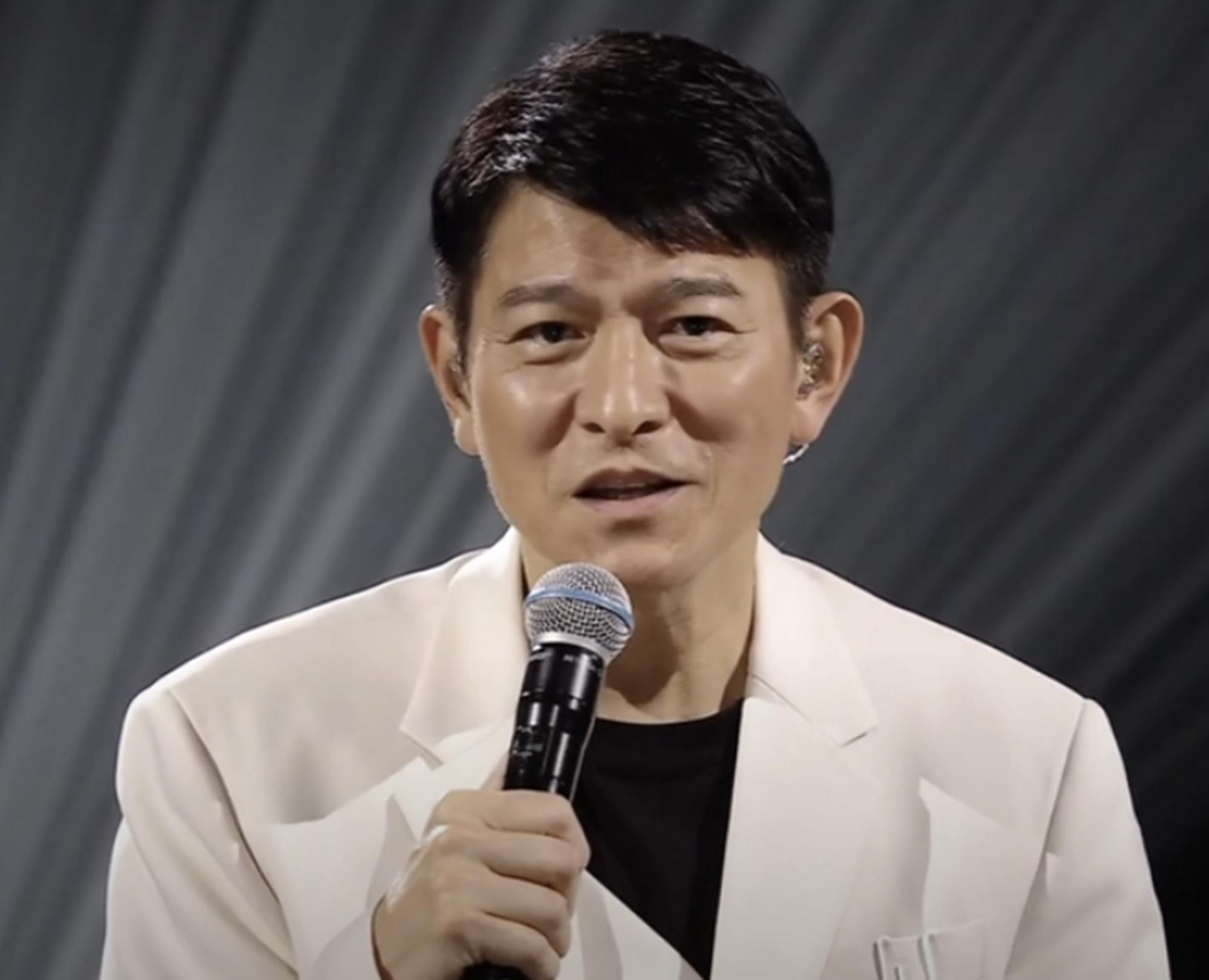 戳破了偶像天花板，刘德华的“信仰”，撕开了流量明星的遮羞布