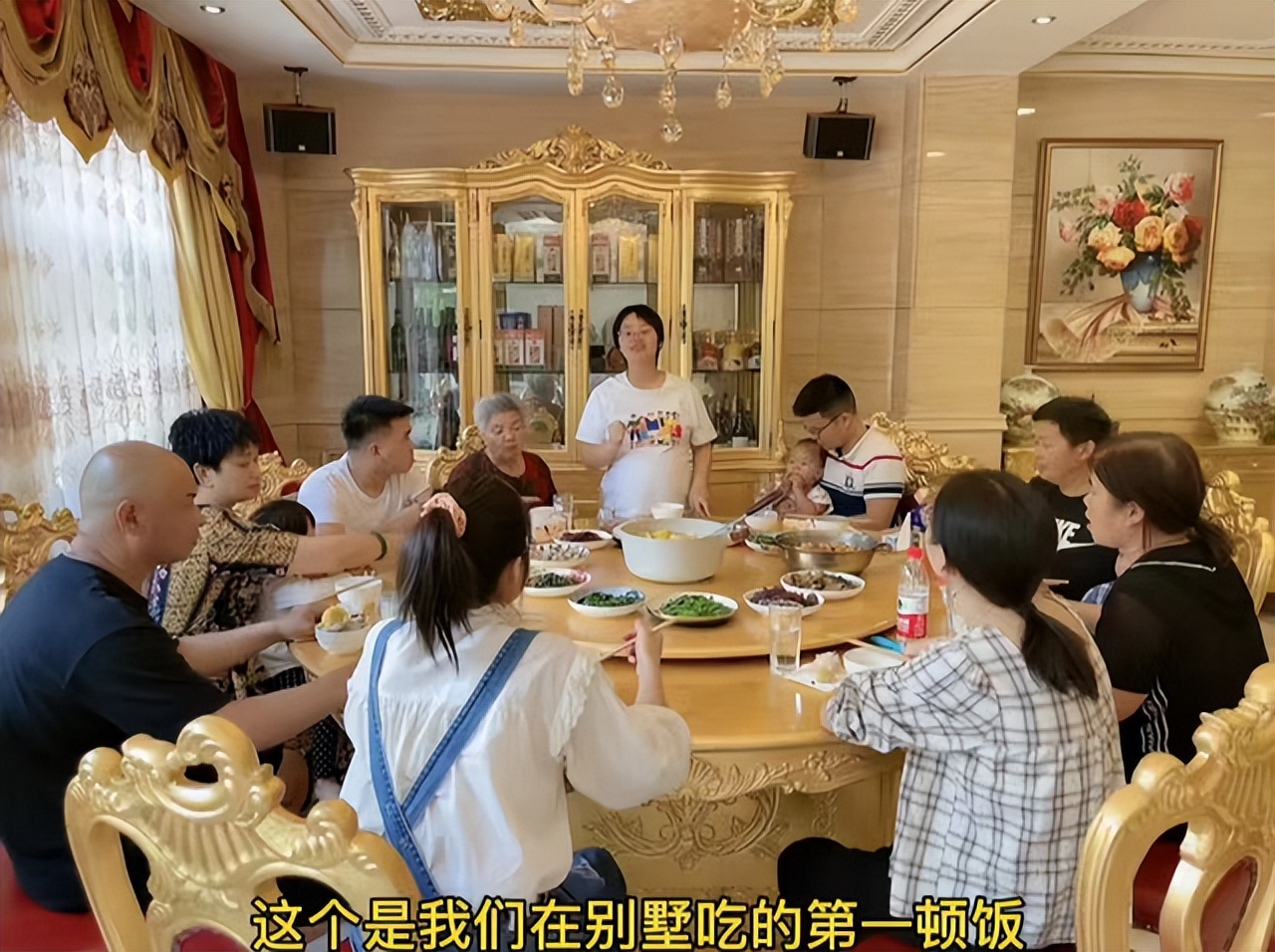 彩虹夫妇一场直播赚了一个亿,彩虹夫妇两场直播挣四个亿