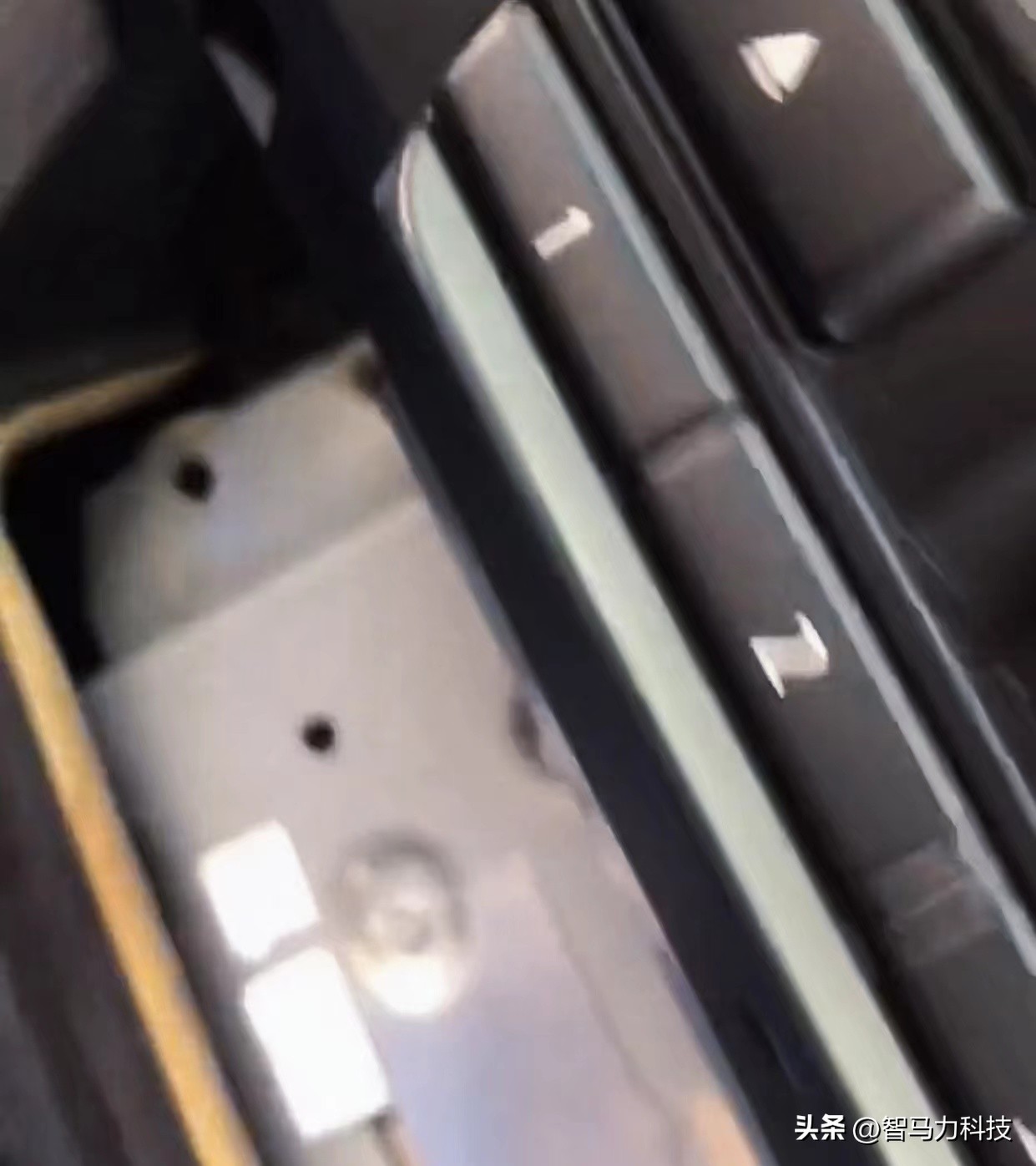 2015骞村疂椹瑇6carplay杩炴帴鏂规硶,瀹濋┈x6鏃犵嚎carplay鐩掑瓙