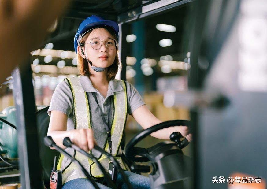 封面|我们走过的这一年：盘点2022年影响深远的经济大事件